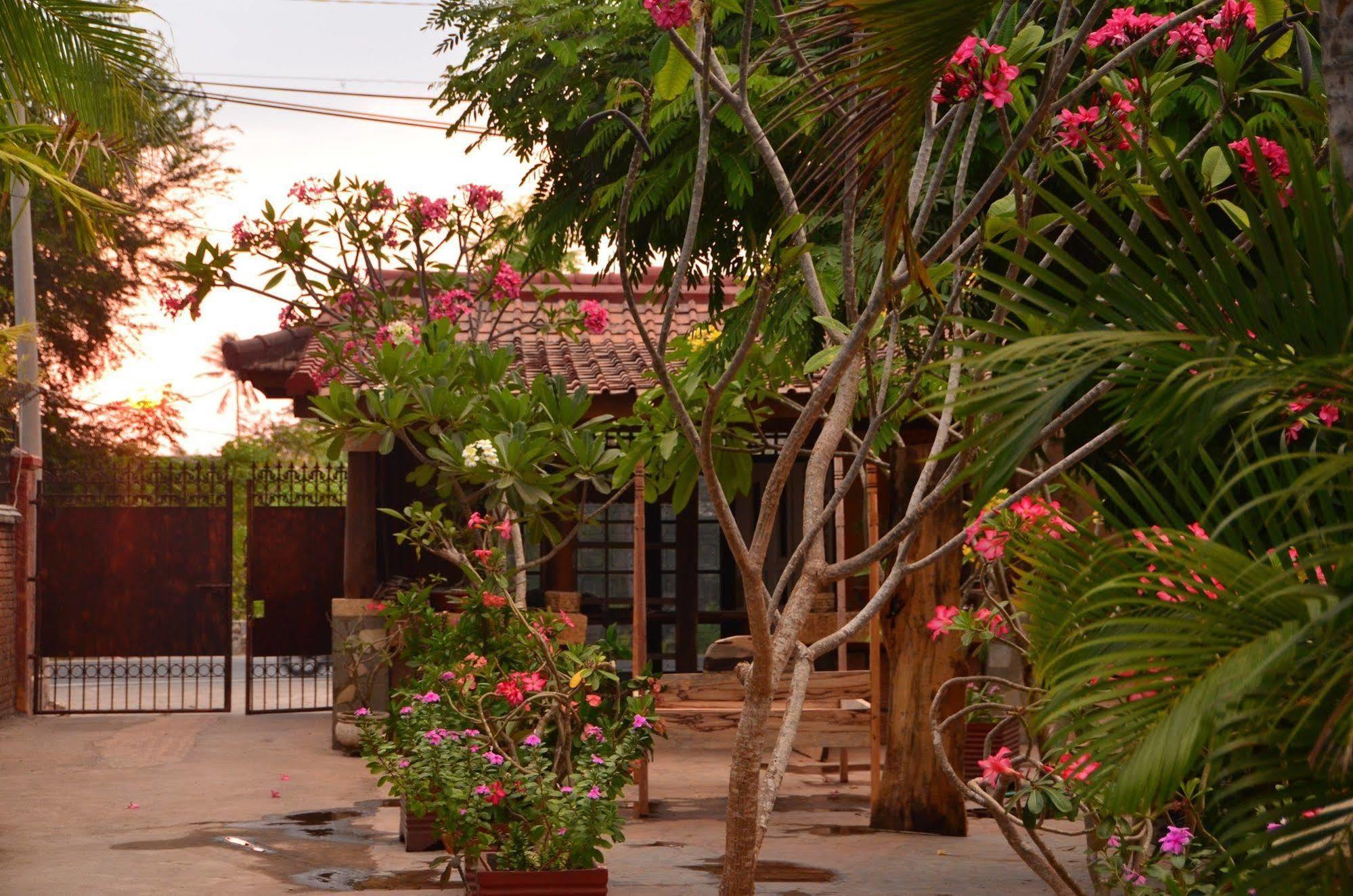 Stanley Lombok Hotel Mataram Eksteriør billede